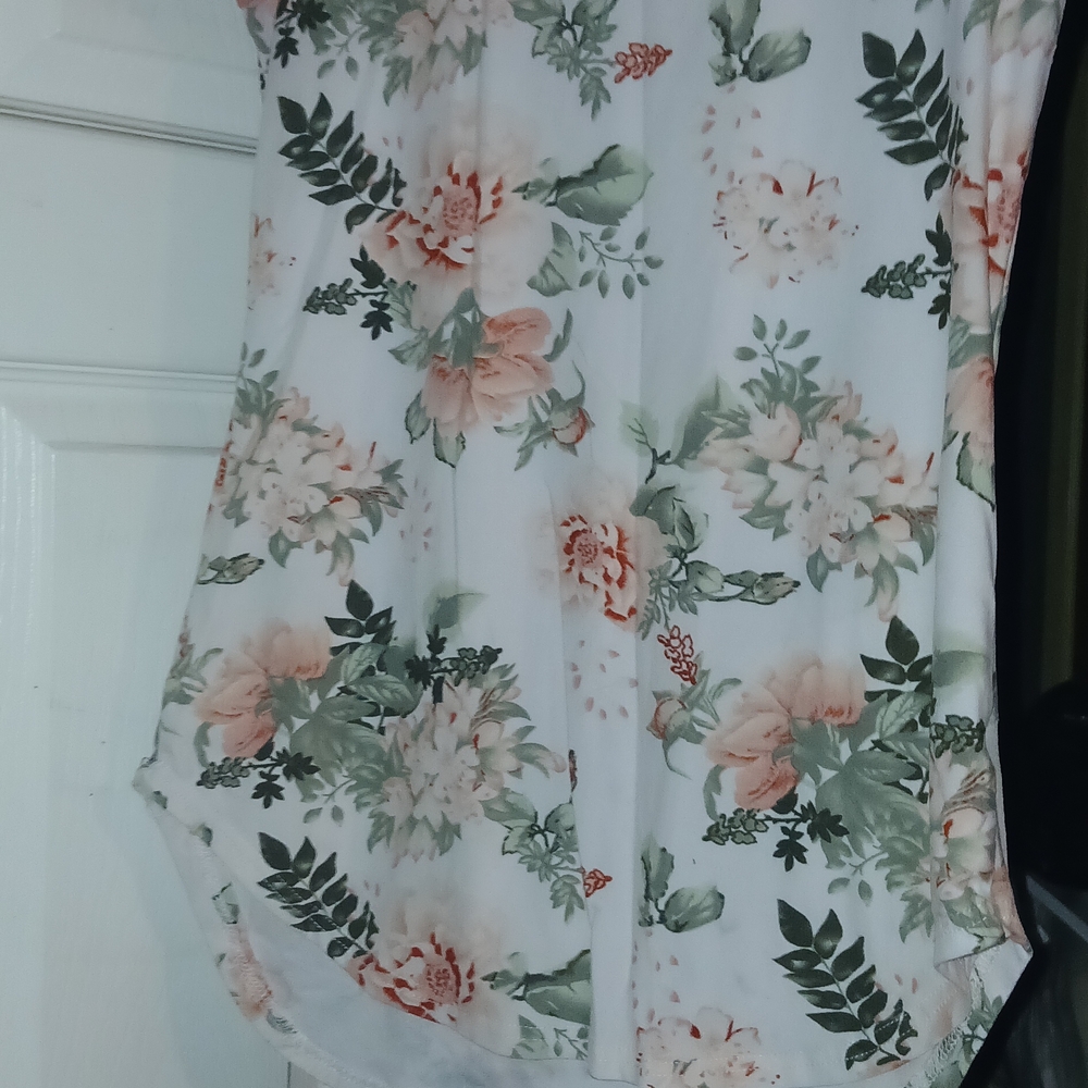 Angel Kiss Floral Short Sleeve Tee - White and Green